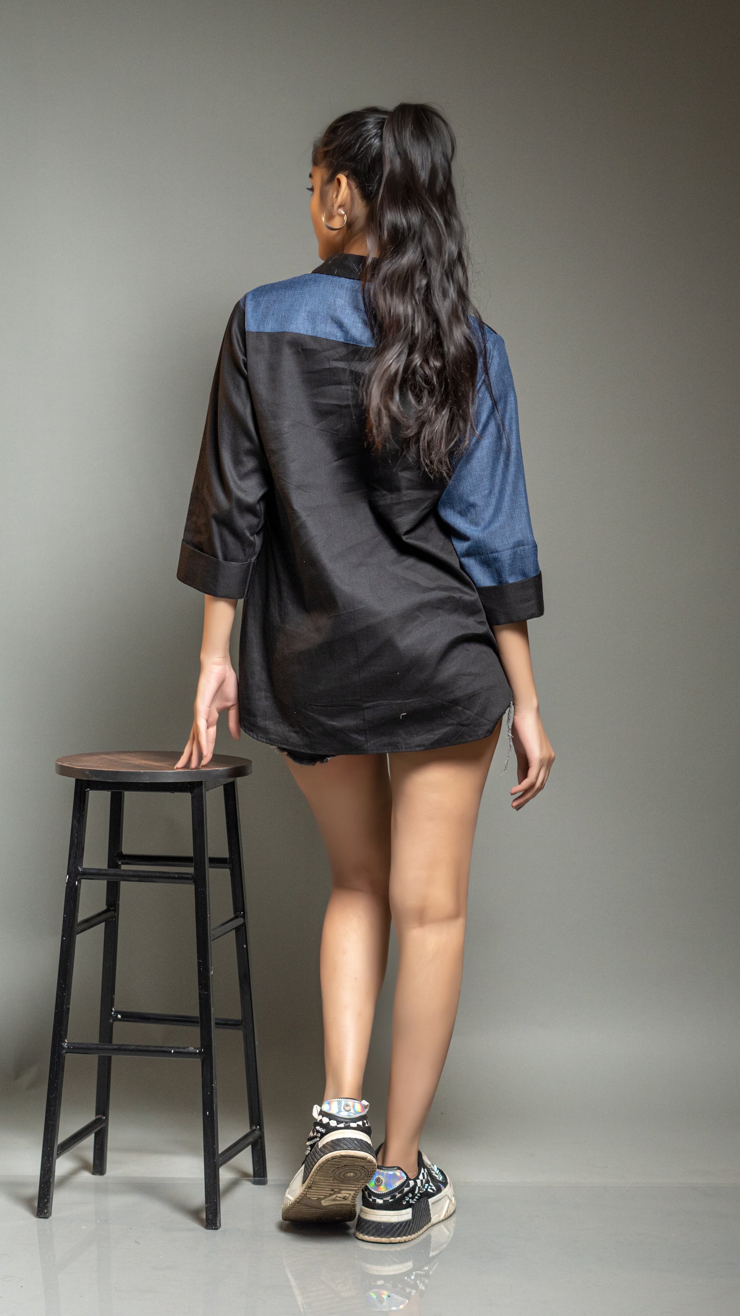 BLUE DENIM AND COTTON BLACK SHIRT