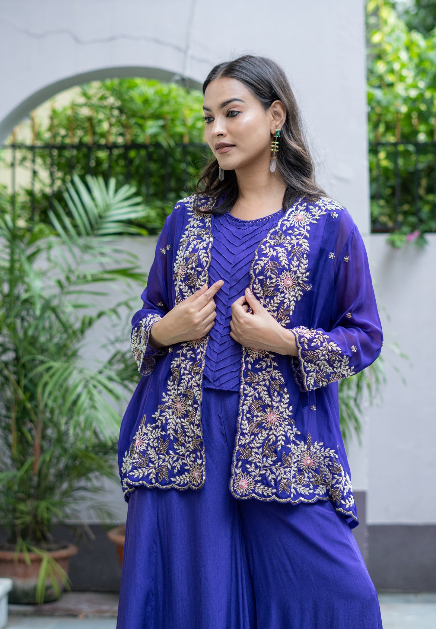 SHORT JACKET WITH BLOUSE AND FLAIRED PANTS