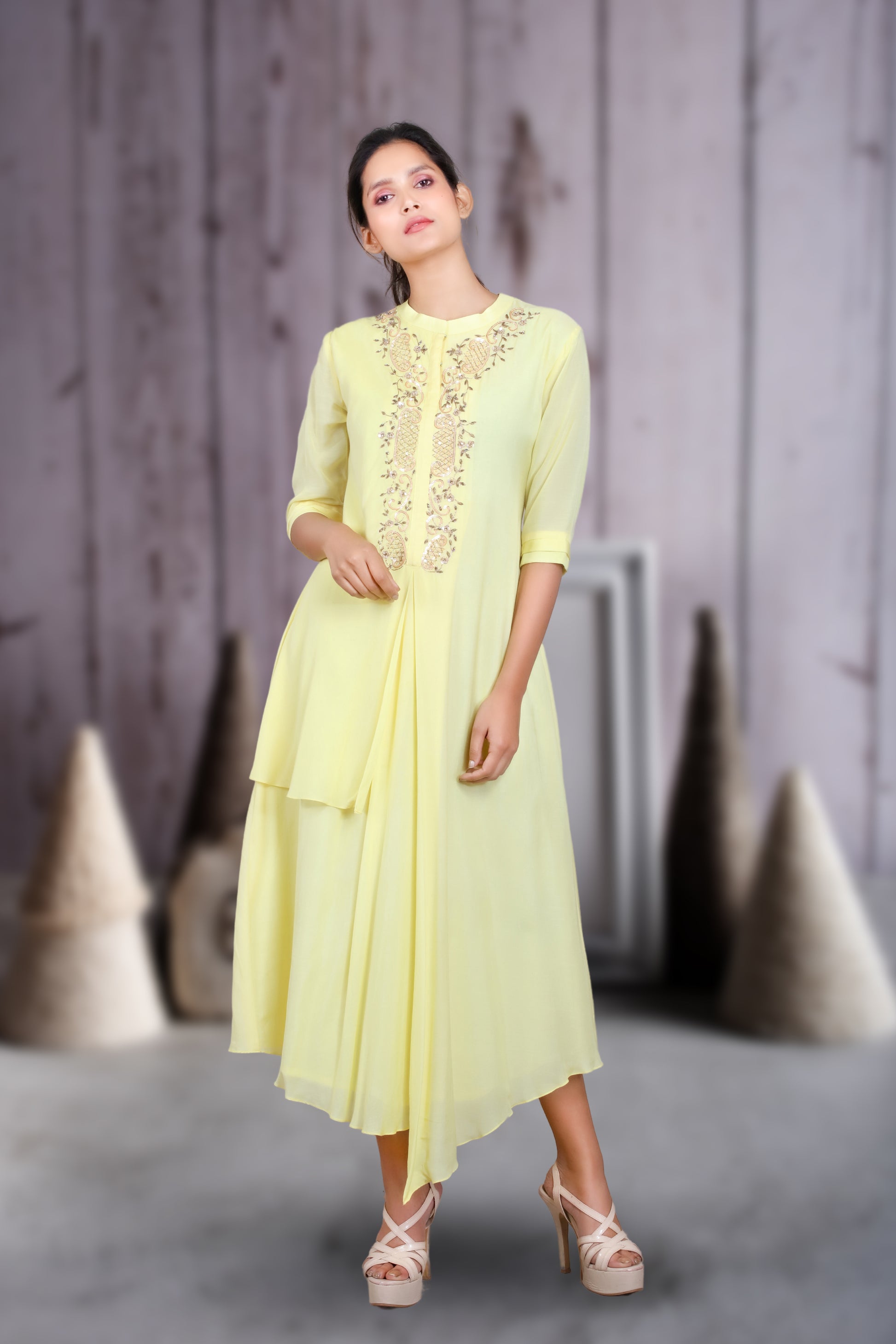 ONESIDE LAYERED TUNIC Label Vinnita Khemka ONESIDE LAYERED TUNIC Label Vinnita Khemka