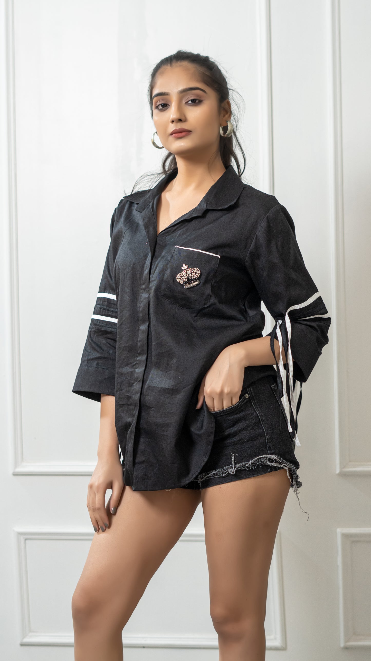 BLACK COTTON CROWN MOTIF SHIRT