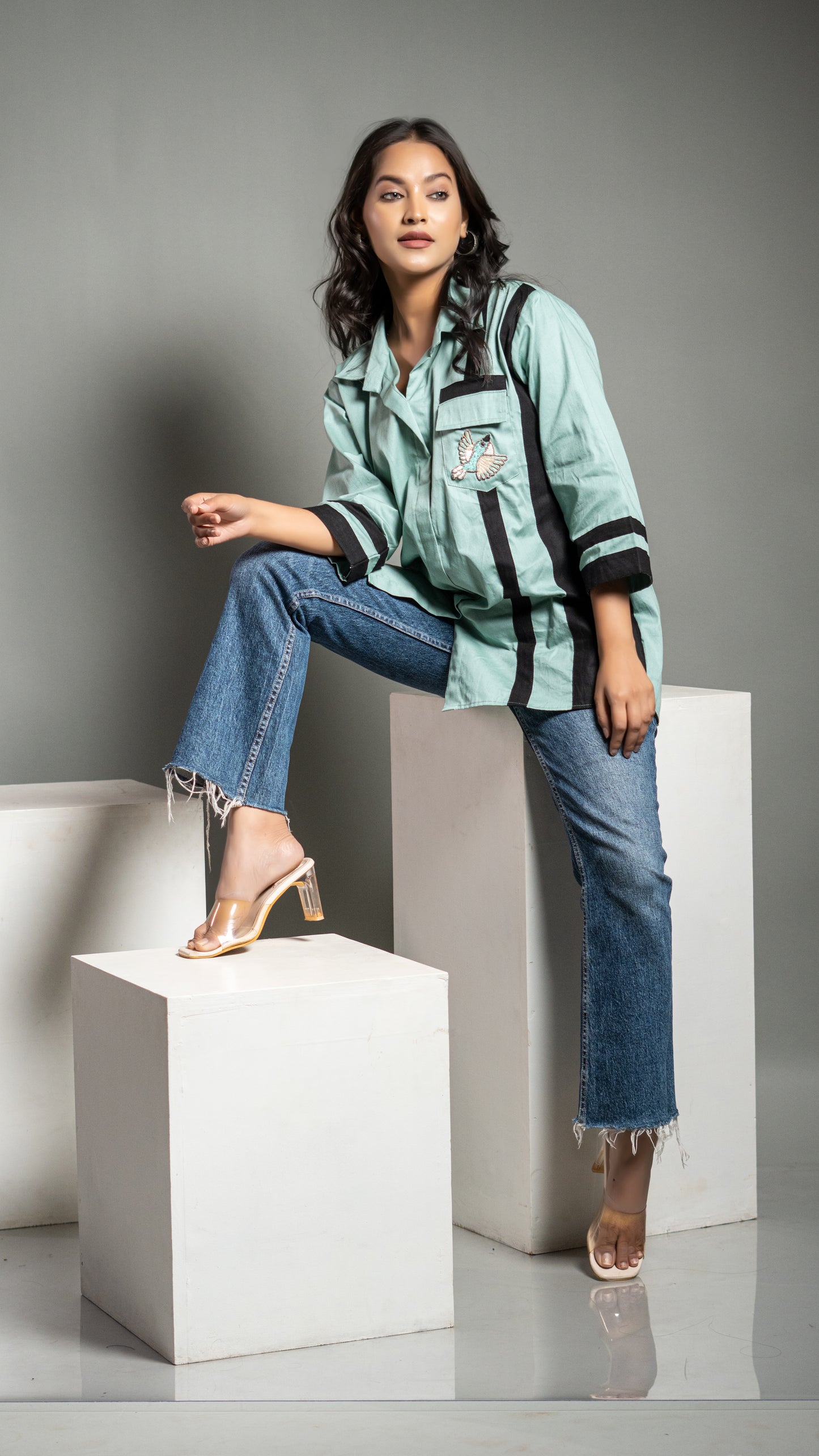 COMFORT FIT LIGHT GREEN SHIRT WITH BIRD MOTIF