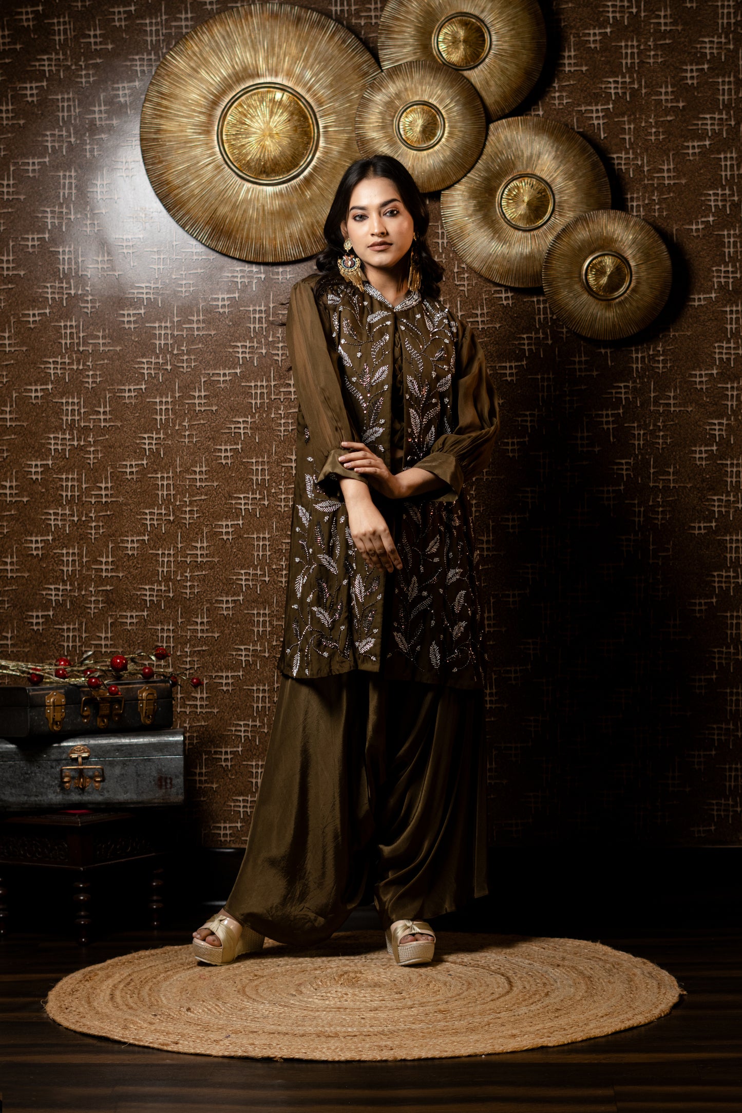 SHORT JACKET SET WITH DRAPED PANTS