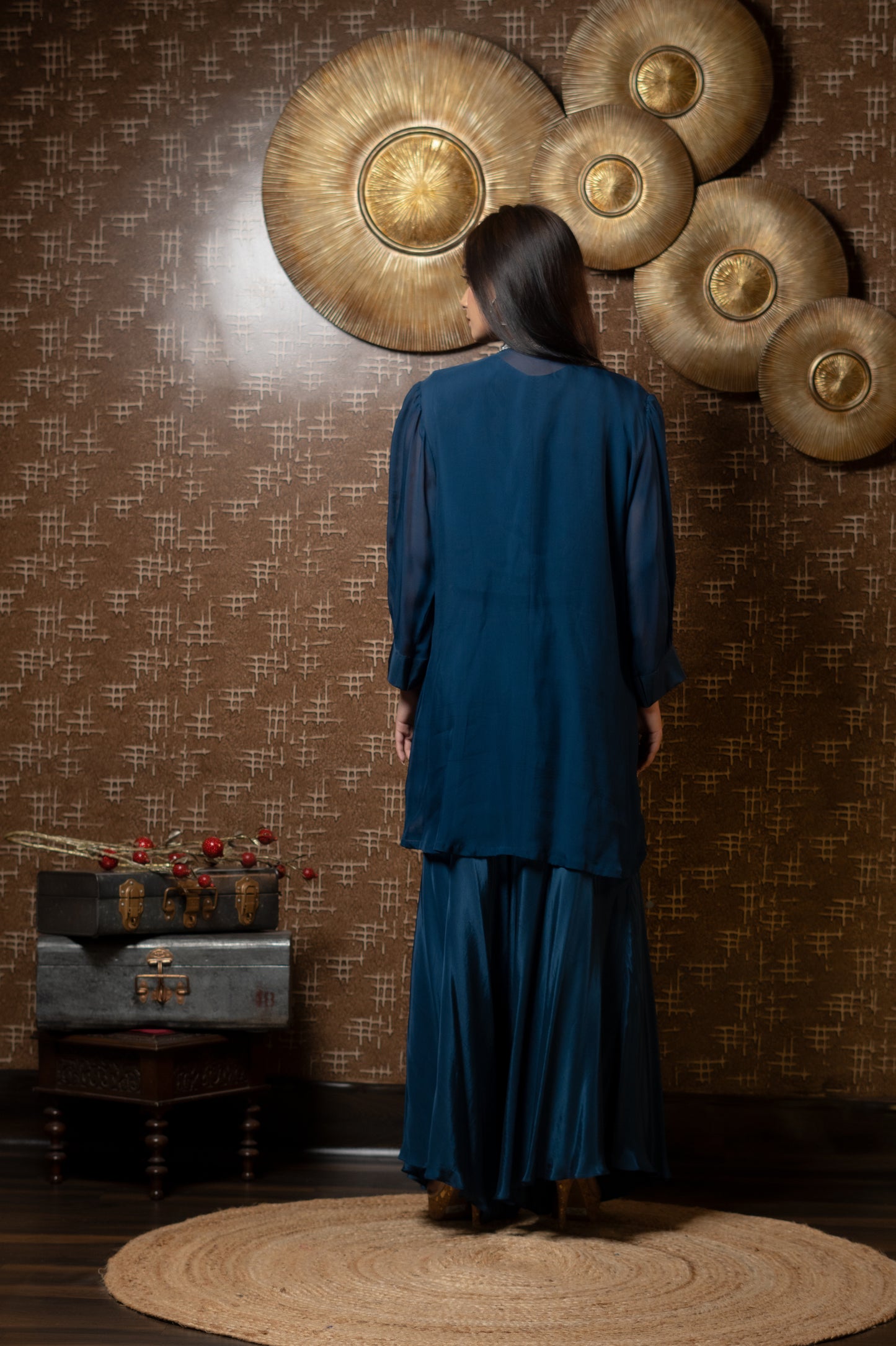 SHORT JACKET SET WITH DRAPED PANTS