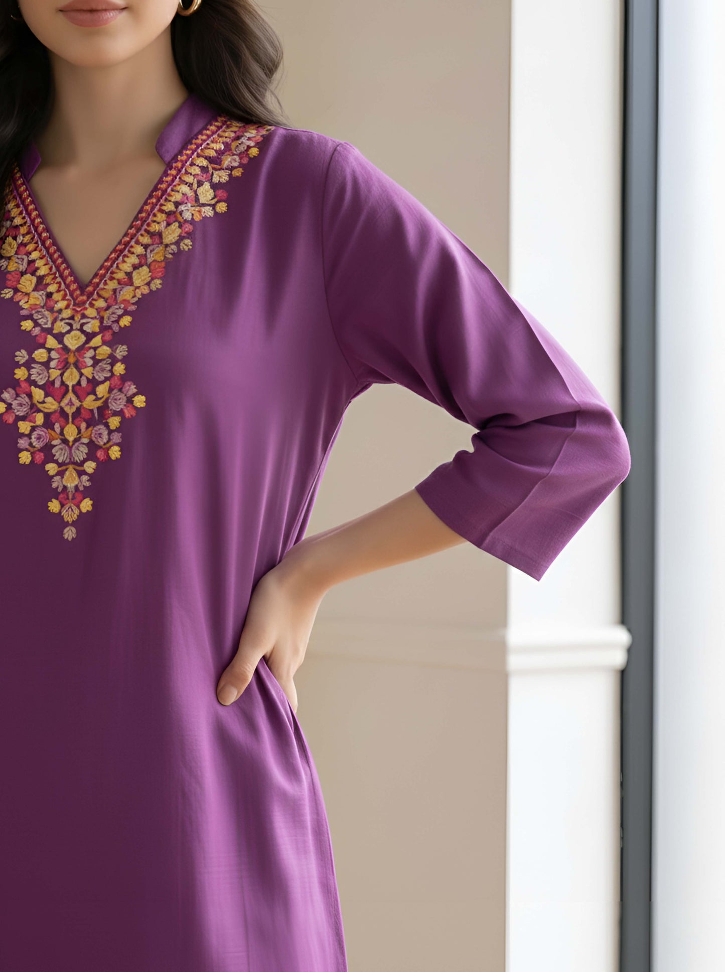 WINE MIRROE EMBROIDERY NECKLINE TUNIC