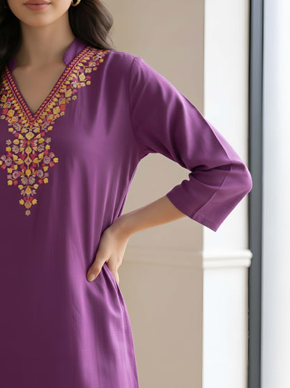 WINE MIRROE EMBROIDERY NECKLINE TUNIC