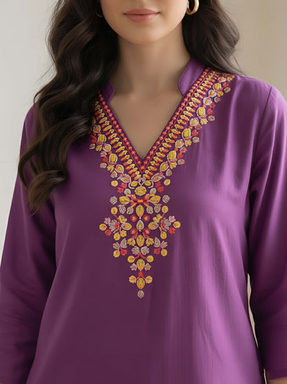 WINE MIRROE EMBROIDERY NECKLINE TUNIC
