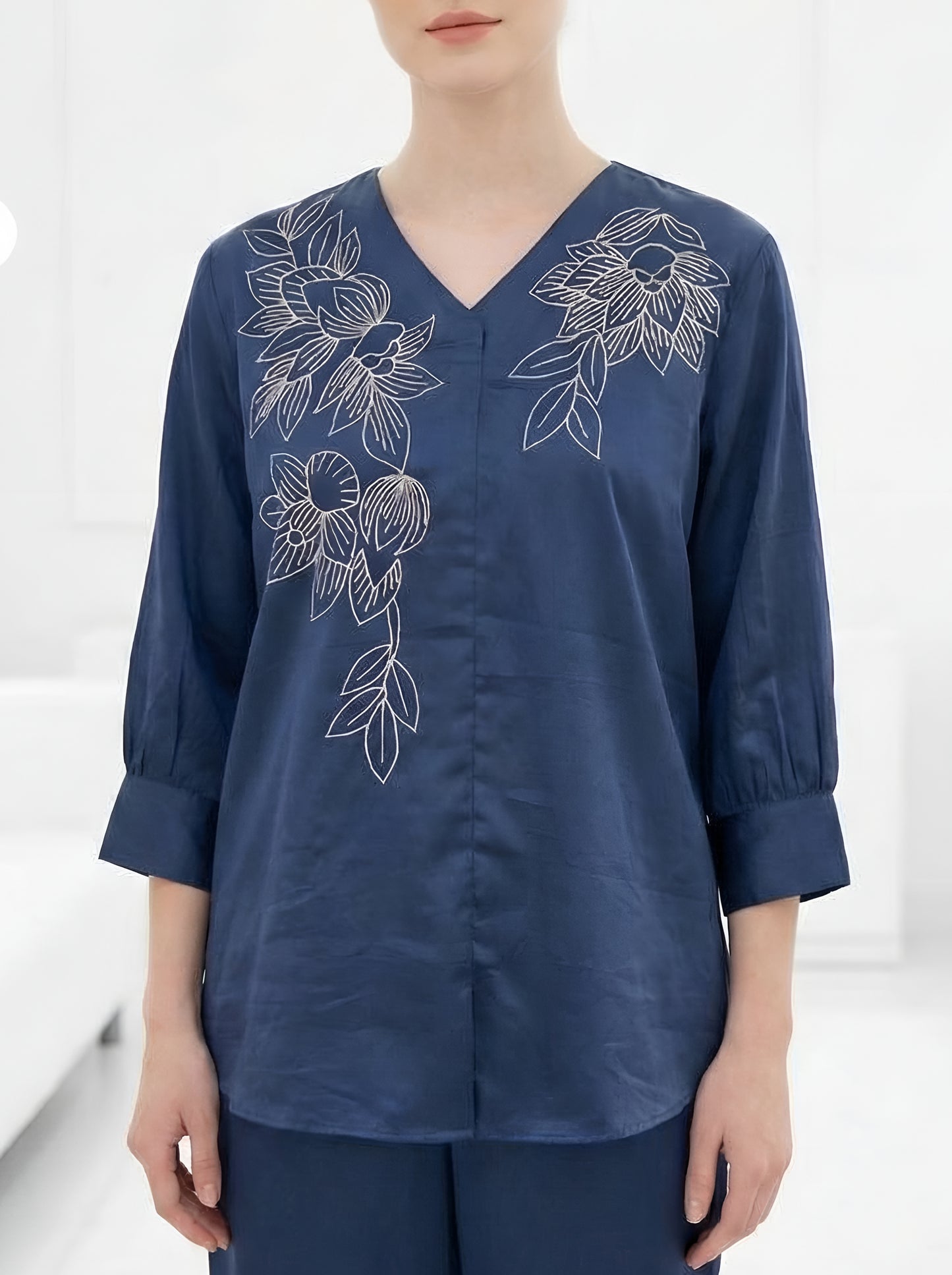 BLUE TEXTURED EMBROIDED CORDSET