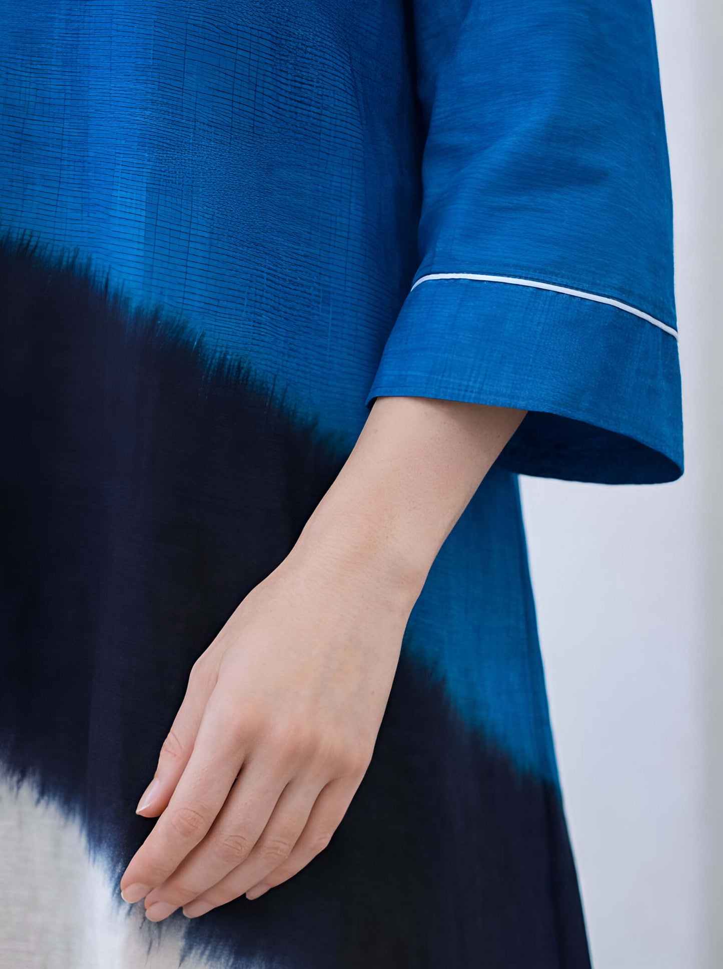 BLUE PLACEMENT DYE SHADED TUNIC