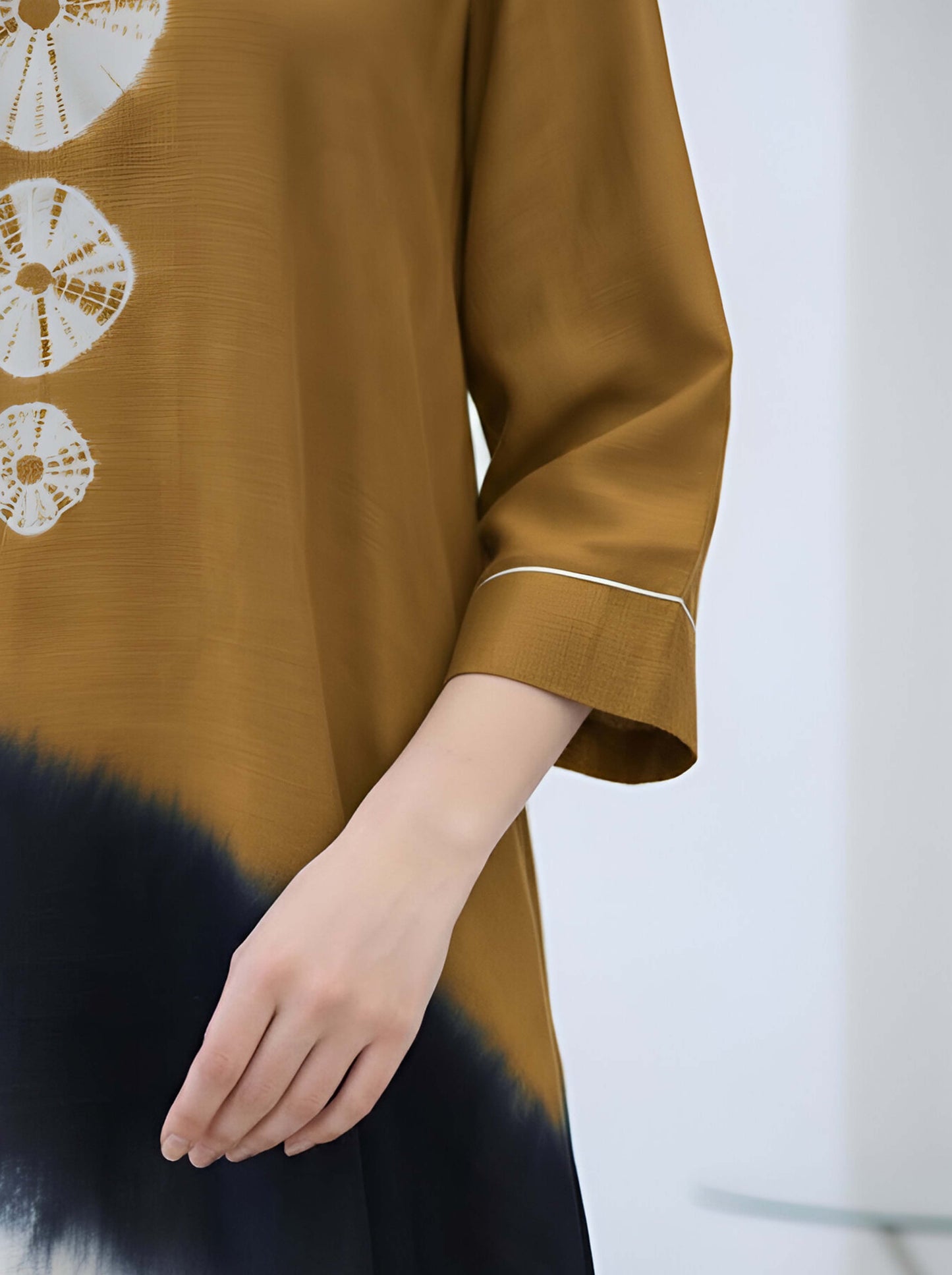 BROWN PLACEMENT DYE SHADED TUNIC